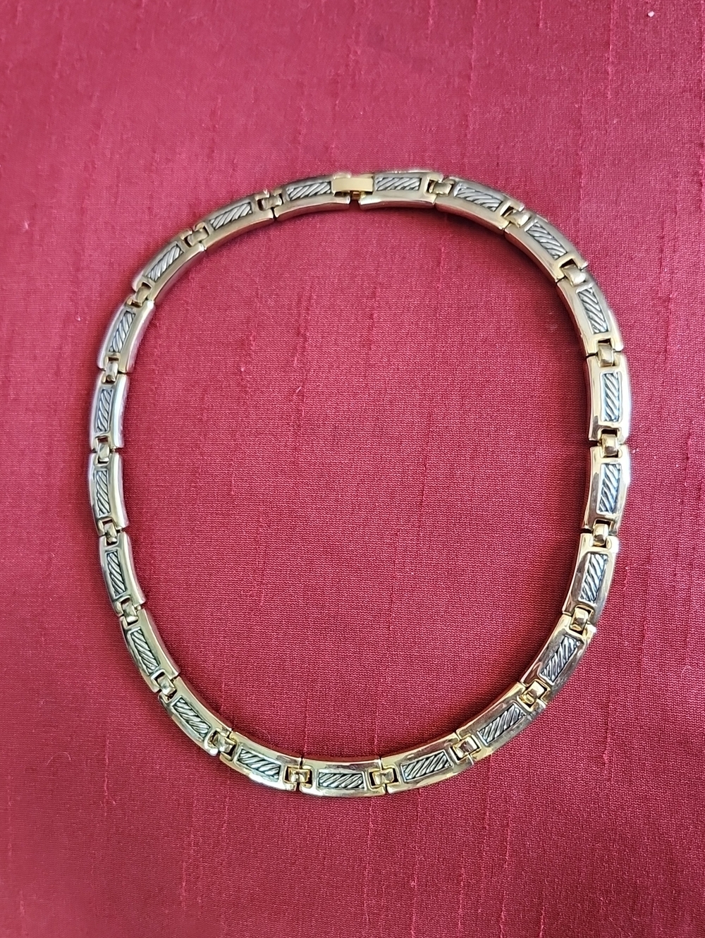 Vintage Articulated Two Tone Necklace. Gold Tone With Silver Tone Inlay 16 Inch